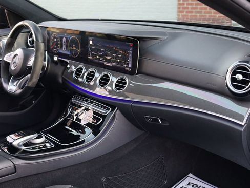 Used 2018 Mercedes-Benz E 63 AMG S image 27