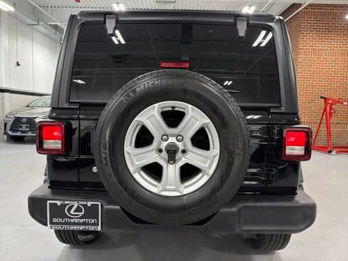 Used 2018 Jeep Wrangler Unlimited Sport S AWD/4WD image 7