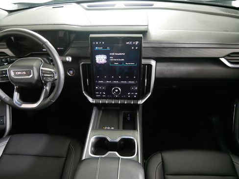 Used 2025 GMC Acadia Elevation w/ Elevation Premium Package image 10