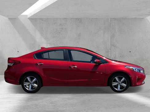 Used 2018 Kia Forte S w/ S Technology Plus Package FWD image 2