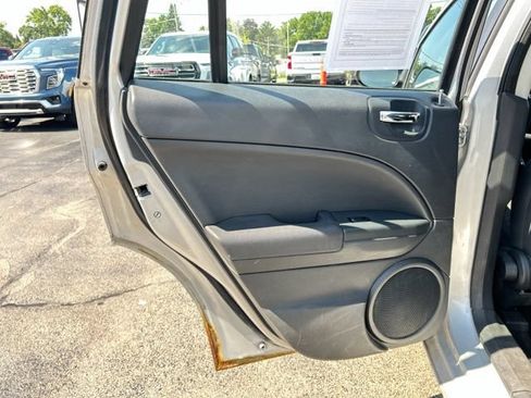 Used 2011 Dodge Caliber Heat FWD image 18