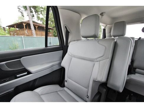 Used 2025 Ford Expedition Max Platinum w/ Driver's Package AWD/4WD image 14