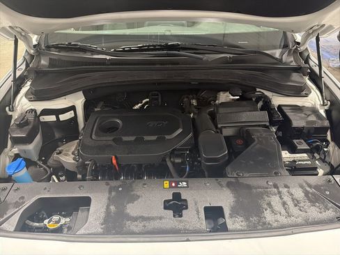 Used 2019 Hyundai Santa Fe SE image 11