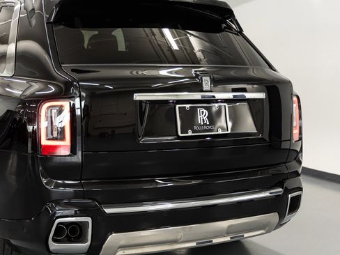 New 2026 Rolls-Royce Cullinan AWD/4WD image 18