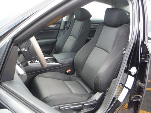 Used 2022 Honda Accord LX image 11