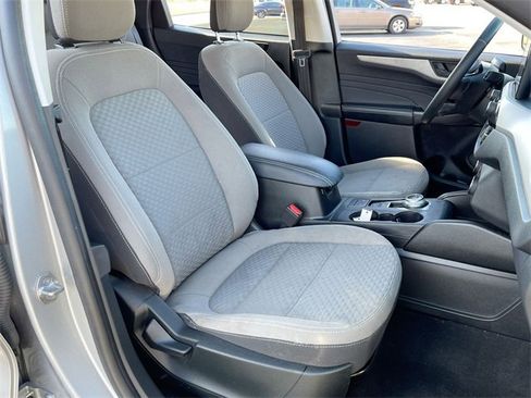 Used 2022 Ford Escape SE w/ SE Sport Appearance Package image 27