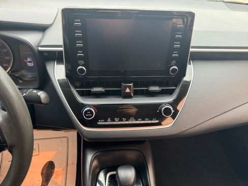 Used 2020 Toyota Corolla LE FWD image 8