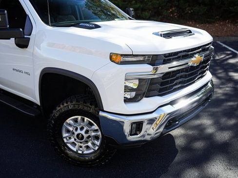 Used 2025 Chevrolet Silverado 2500 LT w/ Convenience Package image 13