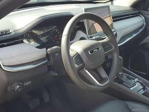 Used 2023 Jeep Compass Latitude AWD/4WD image 7