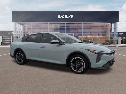 Certified 2025 Kia K4 EX image 1