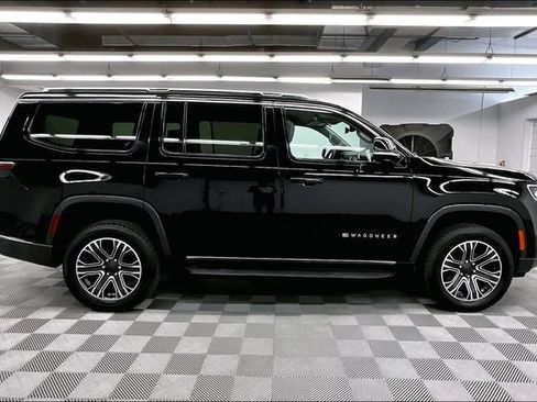 Used 2022 Jeep Wagoneer Series III w/ Rear Seat Video Group 1 AWD/4WD image 13