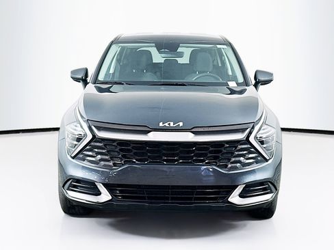Used 2025 Kia Sportage LX image 2