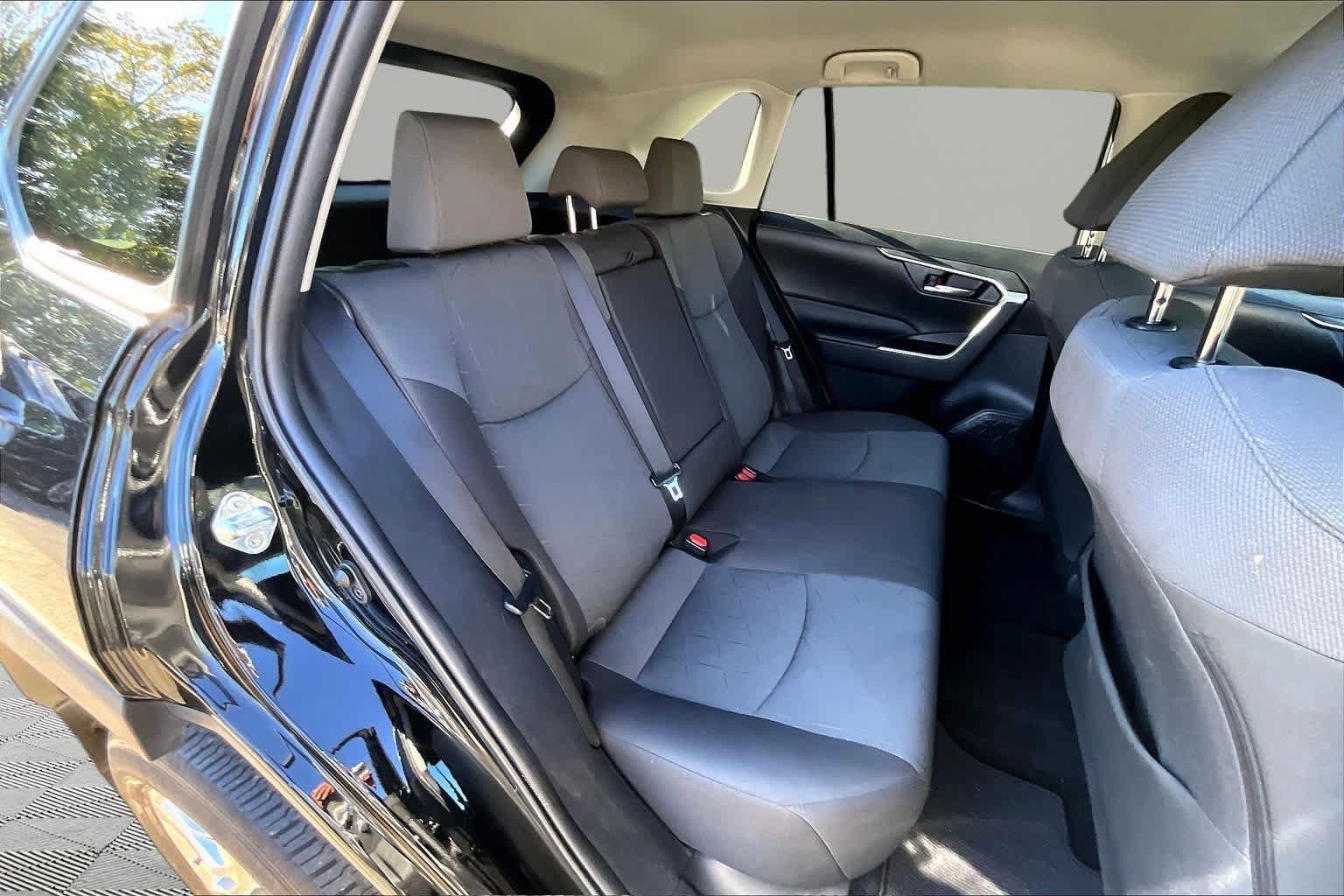 Certified 2022 Toyota RAV4 XLE FWD image 20