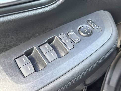New 2026 Honda HR-V LX image 24