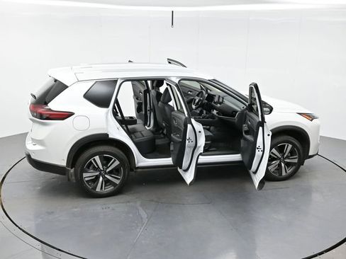 Used 2024 Nissan Rogue SL image 44