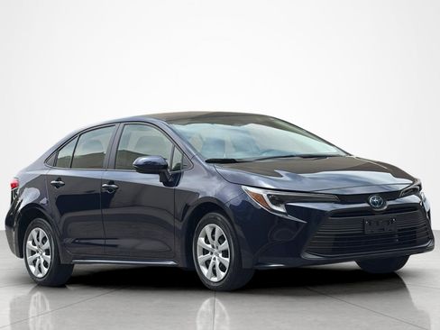 Used 2025 Toyota Corolla LE FWD image 7