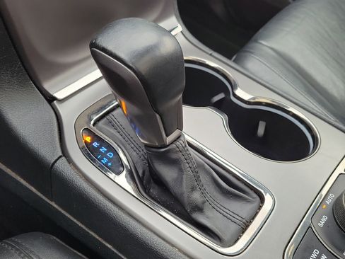 Used 2020 Jeep Grand Cherokee Limited X image 32