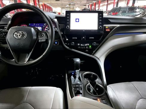 Used 2022 Toyota Camry XSE image 14