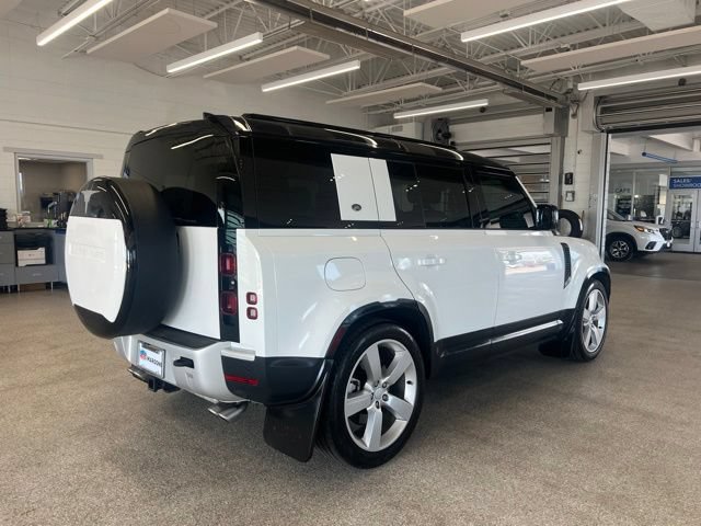Used 2024 Land Rover Defender 110 SE AWD/4WD image 5