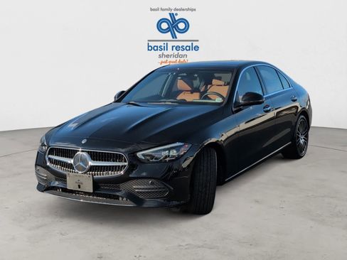 Used 2025 Mercedes-Benz C 300 4MATIC Sedan image 4