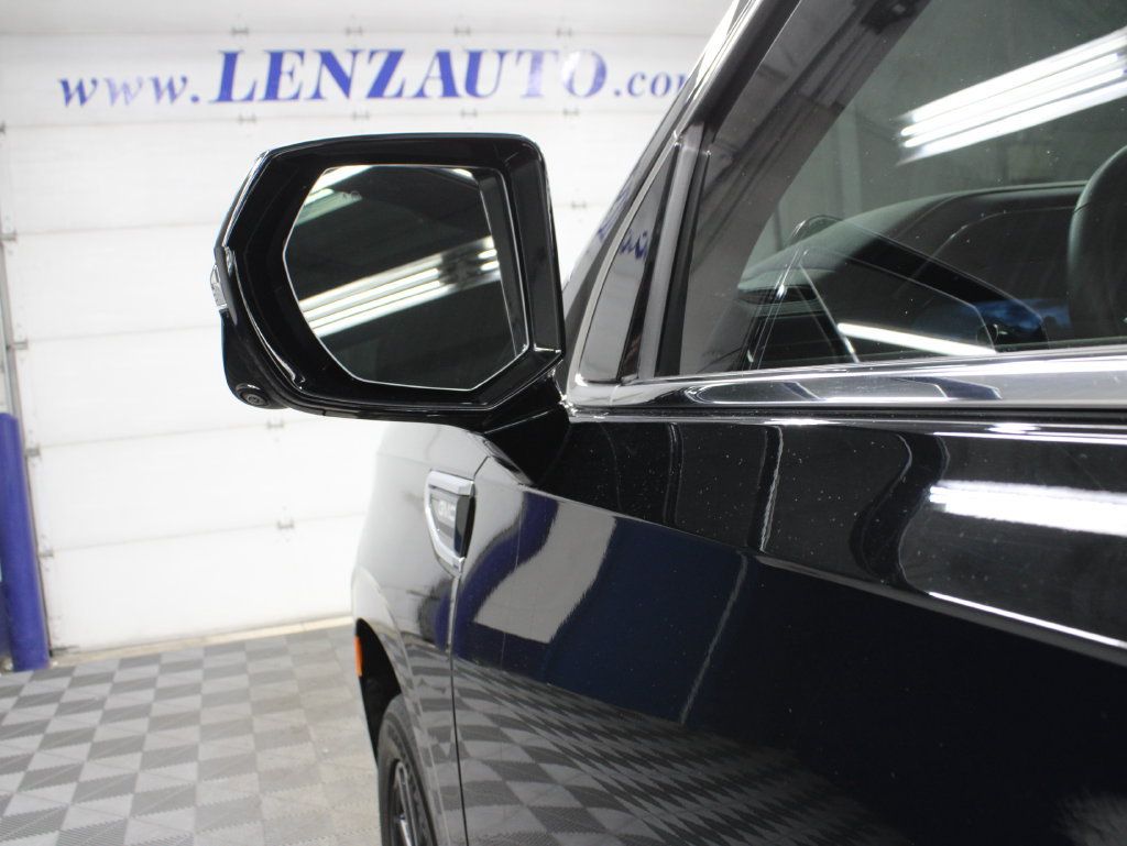 Used 2023 GMC Yukon XL Denali AWD/4WD image 76