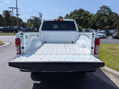 Used 2024 RAM 2500 Big Horn RWD image 17