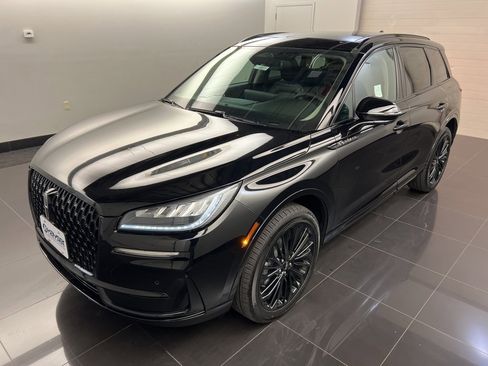 New 2026 Lincoln Corsair Premiere image 3