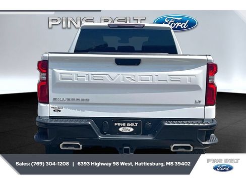 Used 2024 Chevrolet Silverado 1500 LT Trail Boss w/ Protection Package AWD/4WD image 4