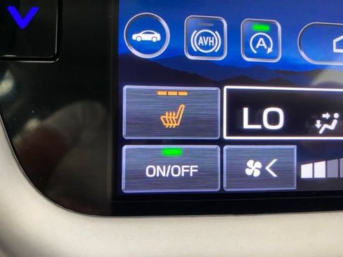 Used 2025 Subaru Outback Premium AWD/4WD image 19