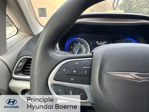 Used 2022 Chrysler Voyager LX FWD image 20
