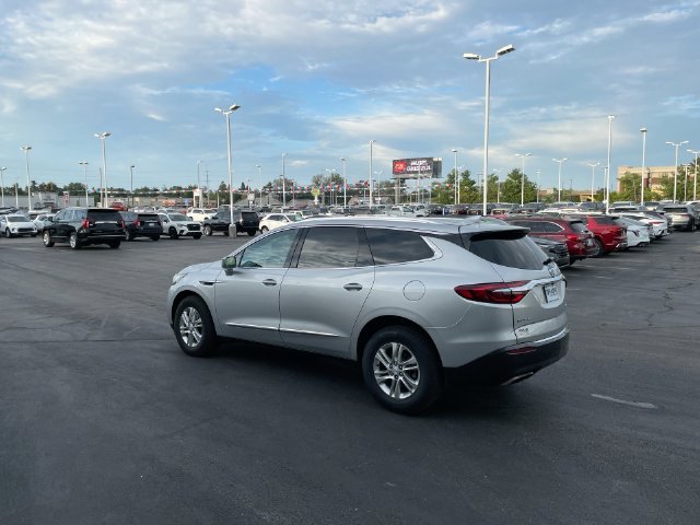 Used 2018 Buick Enclave Essence FWD image 3