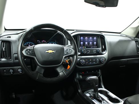 Used 2020 Chevrolet Colorado LT w/ LT Convenience Package AWD/4WD image 2