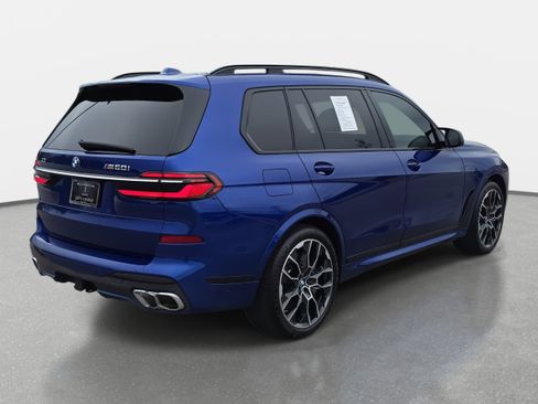 Used 2025 BMW X7 M60i image 5