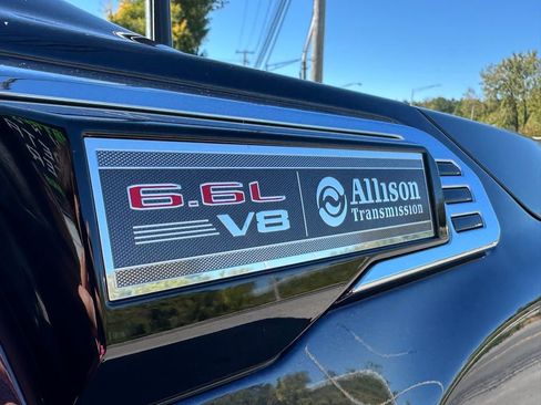 Used 2024 GMC Sierra 2500 SLE w/ SLE Value Package; image 9