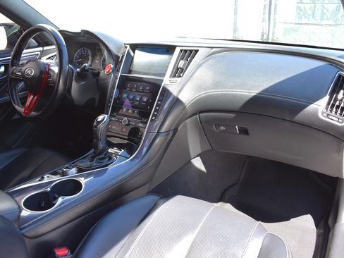Used 2017 INFINITI Q60 Red Sport 400 RWD image 18