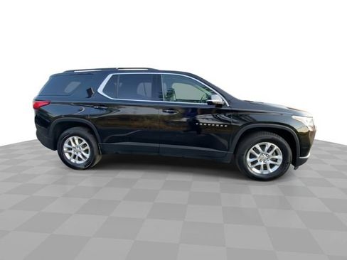 Used 2019 Chevrolet Traverse LT w/ LPO, Floor Liner Package AWD/4WD image 3