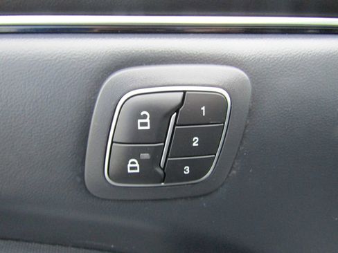 Used 2025 Ford Mustang Mach-E Premium image 15