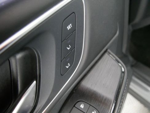 Used 2022 Nissan Rogue Platinum w/ Head-Up Display Package image 17