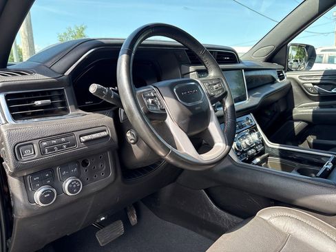 Used 2023 GMC Yukon XL Denali AWD/4WD image 15