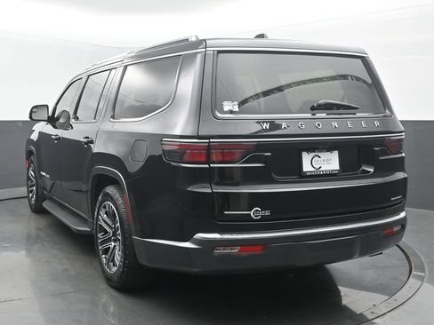 Used 2022 Jeep Wagoneer Series III w/ Flexible Seating Group AWD/4WD image 4