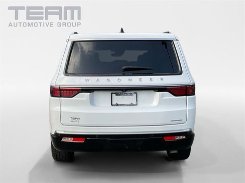 Used 2024 Jeep Wagoneer Series II w/ Flexible Seating Group image 6