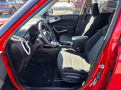 Certified 2025 Kia Soul LX w/ LX Technology Package image 15