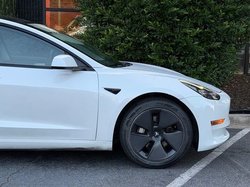 Used 2021 Tesla Model 3 Standard Range Plus RWD image 23