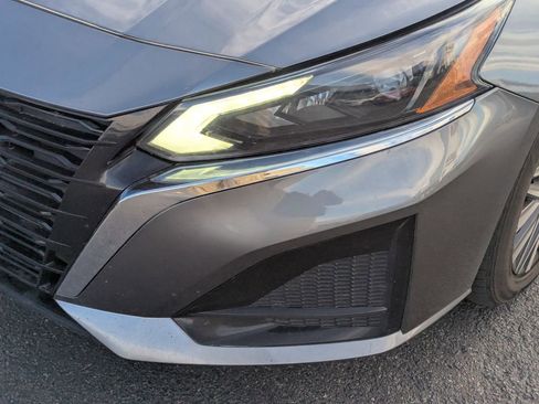 Used 2024 Nissan Altima 2.5 SV image 12