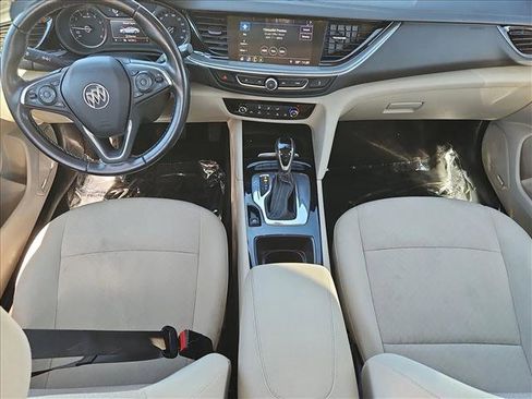 Used 2018 Buick Regal Preferred w/ Sights and Sounds Package image 18