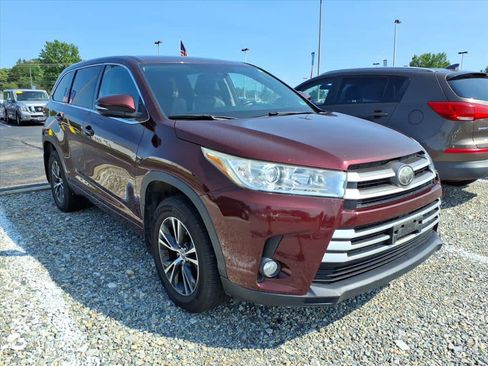 Used 2018 Toyota Highlander Plus AWD/4WD image 11