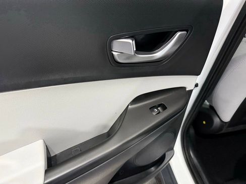 Used 2023 Hyundai Kona SEL image 18