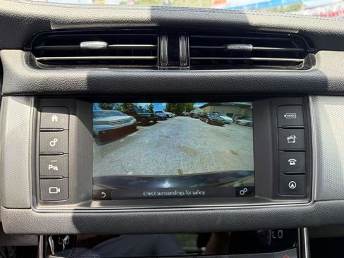 Used 2017 Jaguar XF Prestige image 22