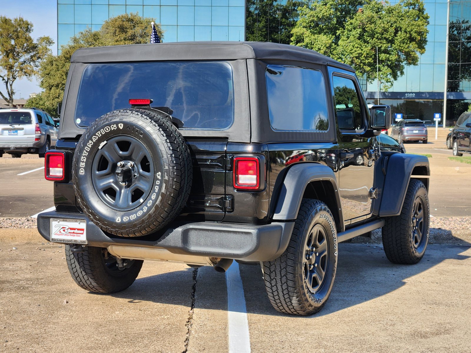Used 2023 Jeep Wrangler Sport AWD/4WD image 6