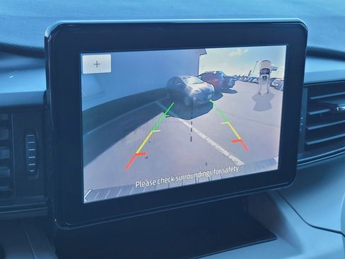 Used 2023 Ford Explorer XLT image 19